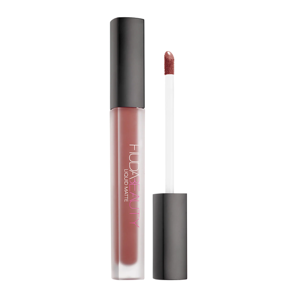 Huda Beauty Liquid Matte tono Girlfriend packshot sobre fondo blanco con aplicador