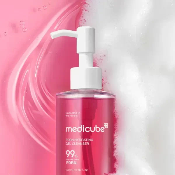 Medicube PDRN Cleanser textura gel-espuma — transforma de gel suave a espuma rica