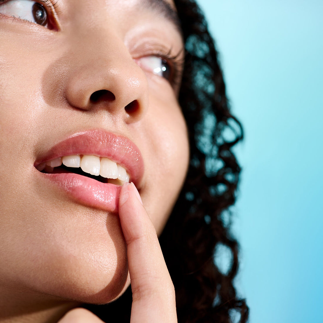 Labios suaves e hidratados con aspecto mas relleno tras usar el Plump-C Lippe Mask de Drunk Elephant