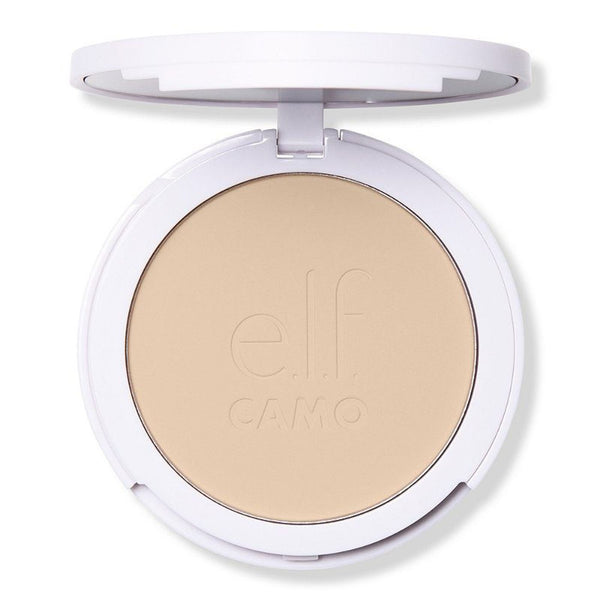 e.l.f. Camo Powder Foundation tono 140W compacto abierto con el polvo sobre fondo blanco