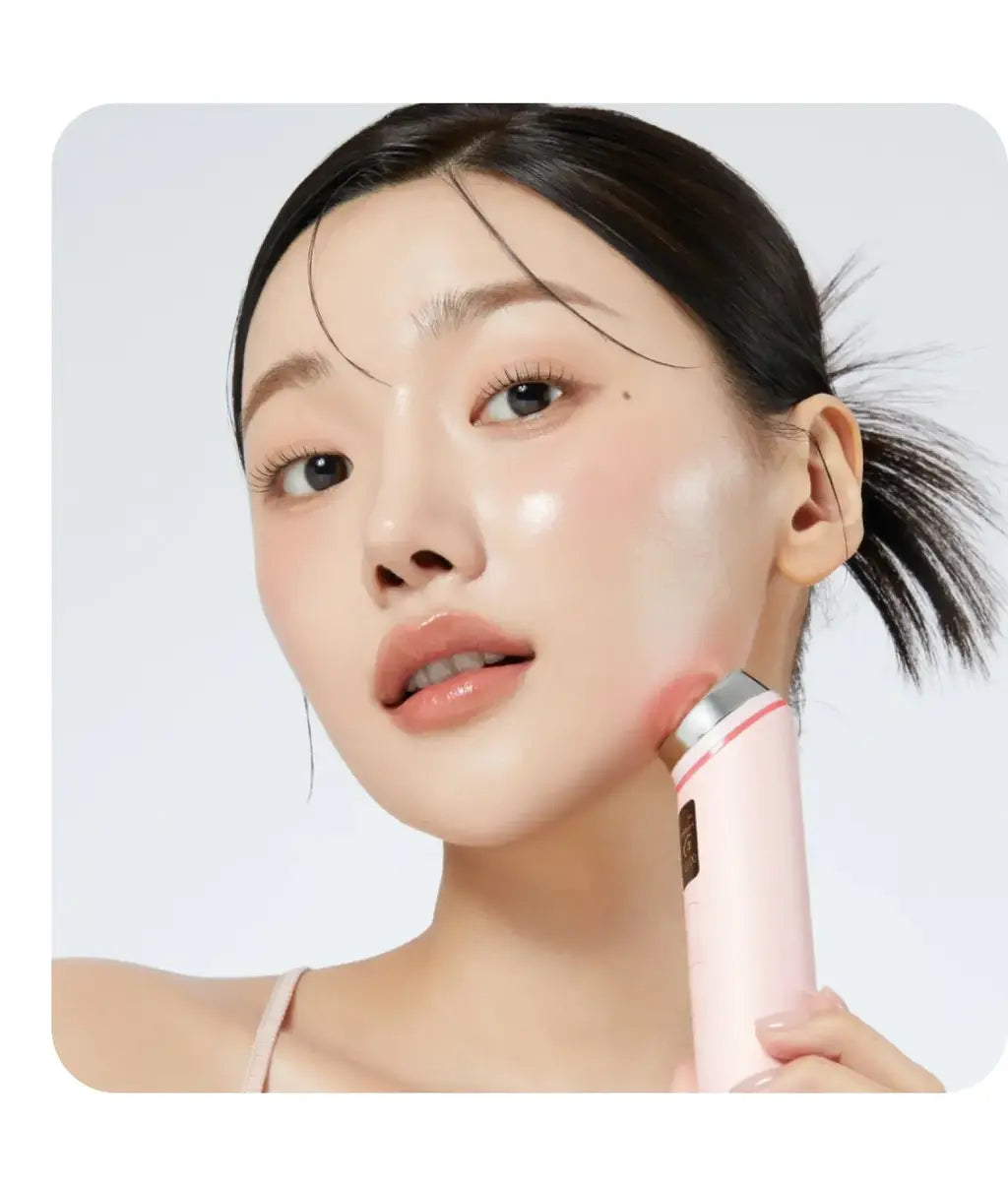 Medicube PDRN Booster Gel - aplicacion facial con dispositivo de skincare Age-R