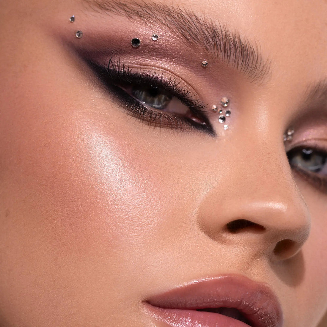 Natasha Denona My Dream Cheek Trio abierta — rubor cremoso base glow e iluminador champagne
