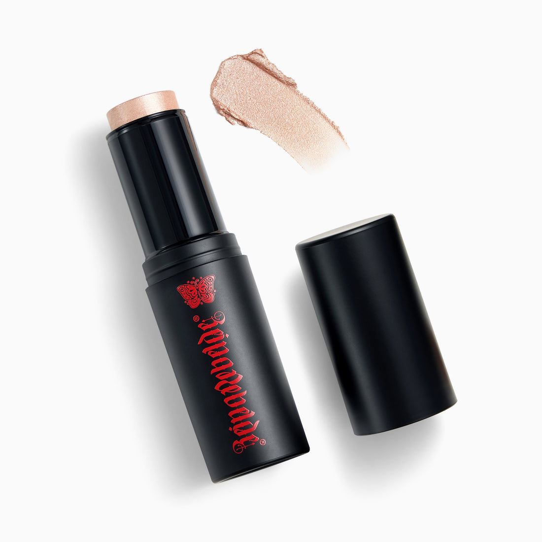 Reina Rebelde Radiance Stick Sueño aplicado en rostro modelo lifestyle