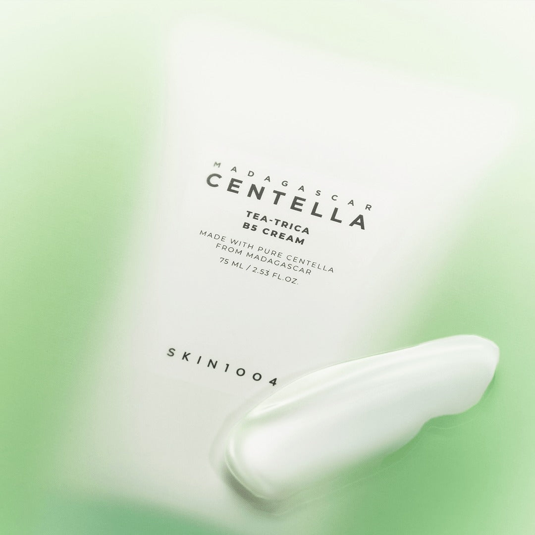 Skin1004 Tea-Trica B5 Cream - primer plano textura y etiqueta del producto