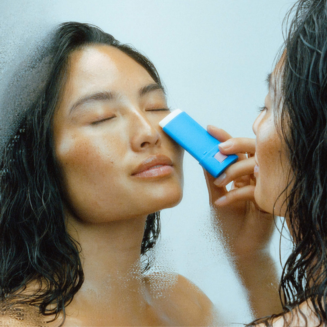 Vacation Super Stick SPF 45 lifestyle WaterGlide tecnología tug-free